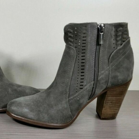 Vince Camuto Fenyia Bootie, Grey Suede, Womens Size 9 & 9.5 - Picture 6 of 10